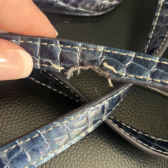 Kathy Van Zeeland Blue Croc Embossed Crossbody Bag - Picture 4 of 10